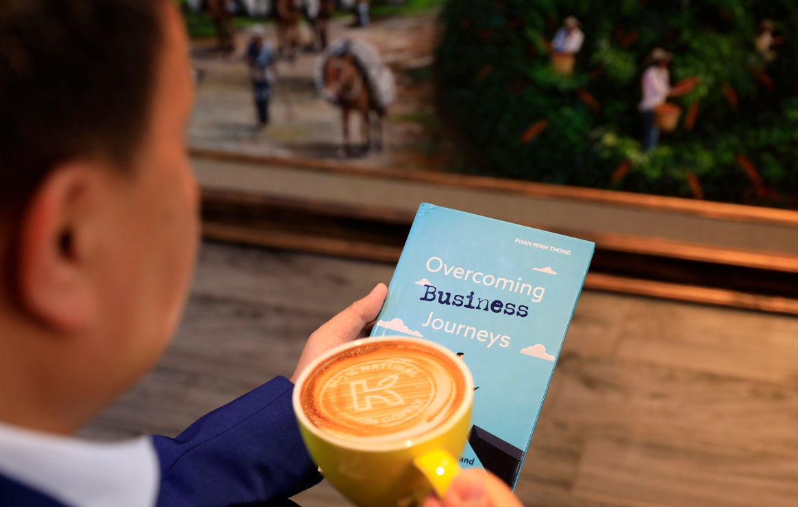 “Overcoming Business Journeys” - Vượt Lên Những Con Đường Kinh Doanh được nhà xuất bản Novum Publishing London phát hành 